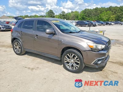 Czwarte zdjęcie samochodu z boku: 2017 MITSUBISHI OUTLANDER SPORT ES VIN:JA4AP3AU0HZ065483 - miniatura