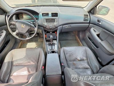 Zdjęcie 8 z 12 samochodu: 2006 HONDA ACCORD EX VIN:1HGCM56846A172144 - miniatura