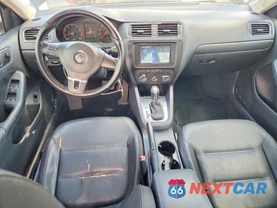 Zdjęcie 8 z 12 samochodu: 2011 VOLKSWAGEN JETTA SE VIN:3VWDX7AJ3BM307494 - miniatura