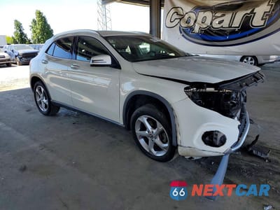 Czwarte zdjęcie samochodu z boku: 2018 MERCEDES-BENZ GLA 250 4MATIC VIN:WDCTG4GB2JJ437849 - miniatura