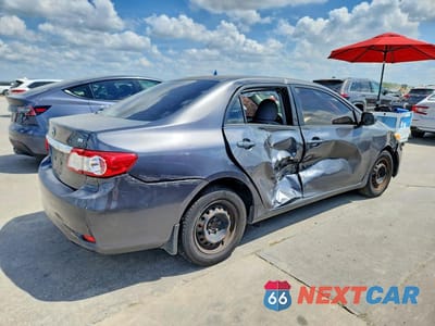 Trzecie zdjęcie samochodu z tyłu: 2011 TOYOTA COROLLA LE VIN:JTDBU4EE4B9154718 - miniatura