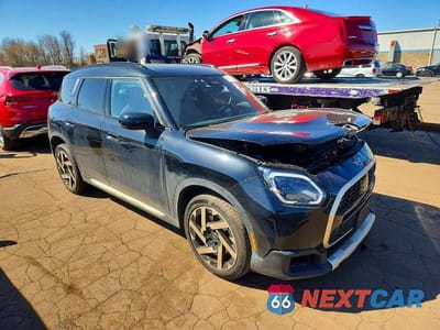 Czwarte zdjęcie samochodu z boku: 2025 MINI COUNTRYMAN S ALL4 VIN:WMZ23GA07S7R49630 - miniatura