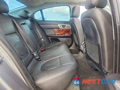 Zdjęcie 10 z 12 samochodu: 2015 JAGUAR XF 2.0T PREMIUM VIN:SAJWA0FSXFPU50496 - miniatura