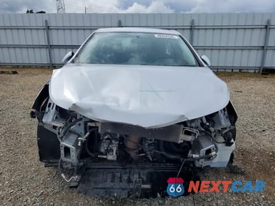 Piąte zdjęcie samochodu w środku: 2019 CHEVROLET CRUZE LT VIN:1G1BE5SM1K7114406 - miniatura