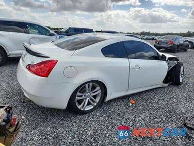Trzecie zdjęcie samochodu z tyłu: 2010 INFINITI G37 COUPE BASE VIN:JN1CV6EK8AM105118 - miniatura