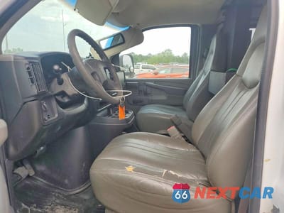 Zdjęcie 7 z 13 samochodu: 2004 CHEVROLET EXPRESS G1500 DELIVERY VAN VIN:1GCFG15T941115520 - miniatura