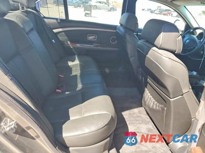 Zdjęcie 10 z 12 samochodu: 2007 BMW 750 VIN:WBAHN83507DT74215 - miniatura