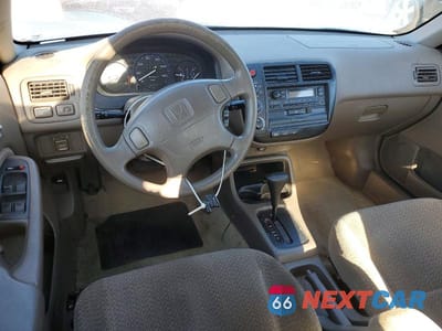 Zdjęcie 8 z 11 samochodu: 2000 HONDA CIVIC LX VIN:2HGEJ6672YH588101 - miniatura