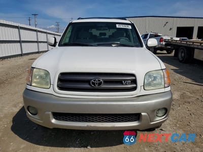 Piąte zdjęcie samochodu w środku: 2002 TOYOTA SEQUOIA SR5 VIN:5TDBT44A72S100347 - miniatura