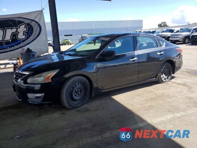 2015 NISSAN ALTIMA 2.5 S 1N4AL3AP8FC412673 - główne zdjęcie licytacji z USA - miniatura