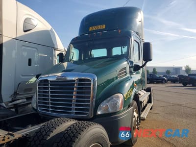 Drugie zdjęcie samochodu z przodu: 2018 FREIGHTLINER CASCADIA 113 SEMI TRUCK VIN:3AKBGADVXJSJL4365 - miniatura