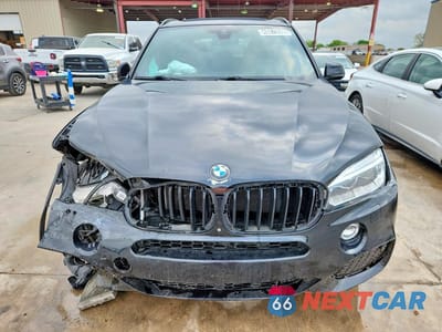 Piąte zdjęcie samochodu w środku: 2017 BMW X5 XDRIVE50I VIN:5UXKR6C54H0J84734 - miniatura