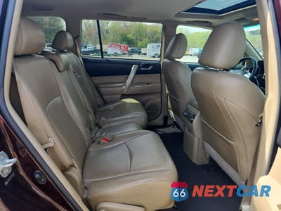 Zdjęcie 11 z 13 samochodu: 2012 TOYOTA HIGHLANDER SE VIN:5TDBK3EH7CS161952 - miniatura