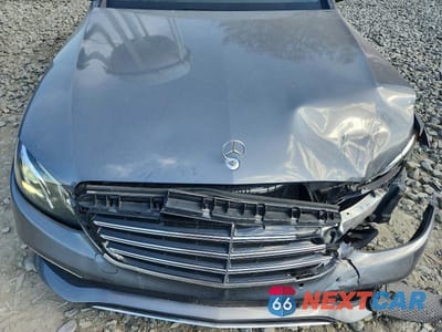 Zdjęcie 11 z 12 samochodu: 2017 MERCEDES-BENZ E 300 4MATIC VIN:WDDZF4KB7HA131109 - miniatura