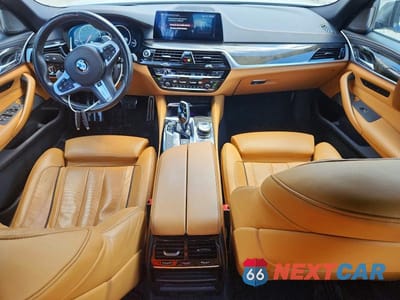 Zdjęcie 8 z 12 samochodu: 2019 BMW M550XI VIN:WBAJB9C54KB464617 - miniatura