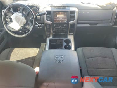 Zdjęcie 8 z 12 samochodu: 2015 RAM 2500 SLT VIN:3C6UR5MJ6FG664208 - miniatura