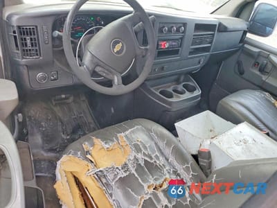 Zdjęcie 8 z 13 samochodu: 2012 CHEVROLET EXPRESS G3500 UTILITY / SERVICE VAN VIN:1GCZGTBG7C1175522 - miniatura