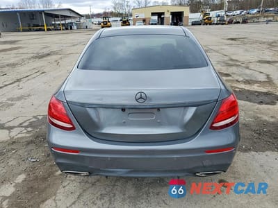 Zdjęcie 6 z 12 samochodu: 2017 MERCEDES-BENZ E 300 4MATIC VIN:WDDZF4KB7HA131935 - miniatura