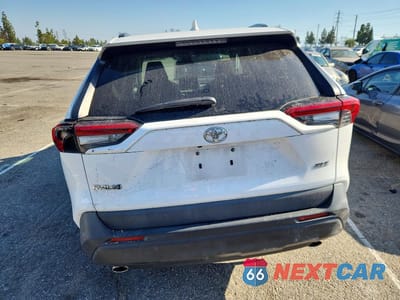 Zdjęcie 6 z 12 samochodu: 2019 TOYOTA RAV4 XLE VIN:2T3W1RFV2KW044708 - miniatura