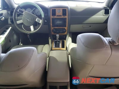 Zdjęcie 8 z 12 samochodu: 2007 CHRYSLER 300C VIN:2C3LA63H87H767152 - miniatura