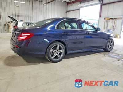 Trzecie zdjęcie samochodu z tyłu: 2020 MERCEDES-BENZ E 350 4MATIC VIN:WDDZF8EB1LA729076 - miniatura