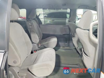 Zdjęcie 11 z 13 samochodu: 2017 TOYOTA SIENNA LE 8-PASSENGER VIN:5TDKZ3DC2HS795713 - miniatura