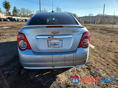 Zdjęcie 6 z 12 samochodu: 2015 CHEVROLET SONIC LT VIN:1G1JC5SH2F4149029 - miniatura