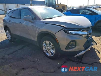 Czwarte zdjęcie samochodu z boku: 2021 CHEVROLET BLAZER 2LT VIN:3GNKBCR47MS573056 - miniatura