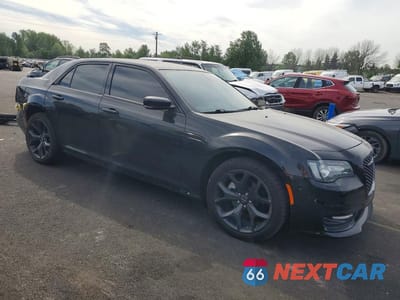 Czwarte zdjęcie samochodu z boku: 2022 CHRYSLER 300 TOURING L VIN:2C3CCADG8NH178988 - miniatura