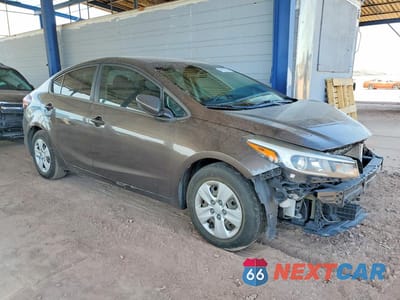 Czwarte zdjęcie samochodu z boku: 2018 KIA FORTE LX VIN:3KPFK4A78JE165486 - miniatura