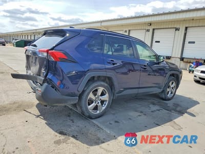 Trzecie zdjęcie samochodu z tyłu: 2021 TOYOTA RAV4 HYBRID XLE PREMIUM VIN:JTMB6RFV0MD011495 - miniatura