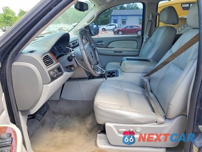 Zdjęcie 7 z 13 samochodu: 2009 GMC YUKON SLT VIN:1GKEC33329R220211 - miniatura