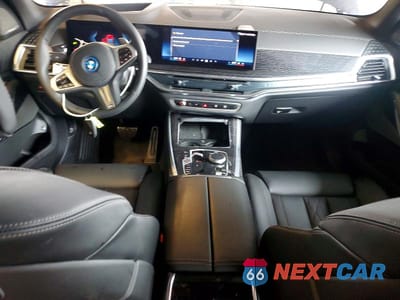 Zdjęcie 8 z 14 samochodu: 2026 BMW X5 XDRIVE50E VIN:5UX43EU09T9154253 - miniatura