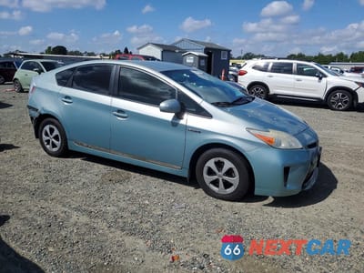 Czwarte zdjęcie samochodu z boku: 2013 TOYOTA PRIUS TWO VIN:JTDKN3DU9D5584917 - miniatura