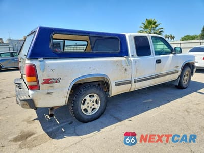 Trzecie zdjęcie samochodu z tyłu: 1999 CHEVROLET SILVERADO K1500 VIN:1GCEK19T9XZ122249 - miniatura