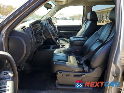 Zdjęcie 7 z 12 samochodu: 2011 CHEVROLET SILVERADO K1500 LT VIN:1GCPKSE34BF200144 - miniatura