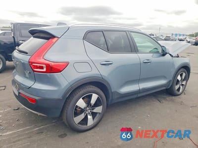 Trzecie zdjęcie samochodu z tyłu: 2020 VOLVO XC40 T5 MOMENTUM VIN:YV4162UKXL2286861 - miniatura
