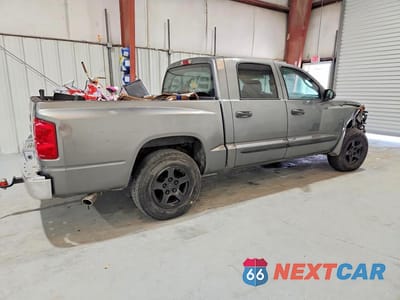 Trzecie zdjęcie samochodu z tyłu: 2005 DODGE DAKOTA QUAD SLT VIN:1D7HE48N25S165920 - miniatura