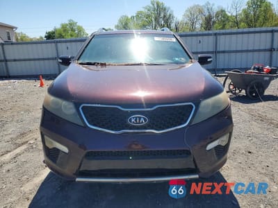 Piąte zdjęcie samochodu w środku: 2011 KIA SORENTO SX VIN:5XYKWDA28BG145105 - miniatura