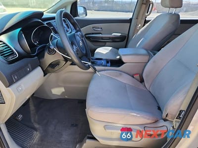 Zdjęcie 7 z 12 samochodu: 2016 KIA SEDONA L VIN:KNDMA5C18G6120510 - miniatura