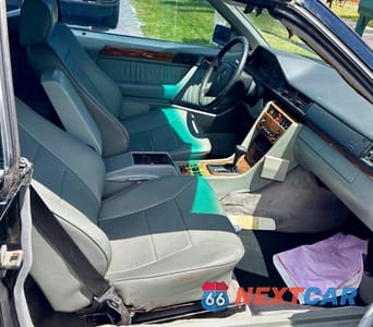 Piąte zdjęcie samochodu w środku: 1993 MERCEDES-BENZ 300 CECV VIN:WDBEA66E7PB922559 - miniatura