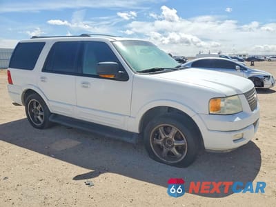 Czwarte zdjęcie samochodu z boku: 2003 FORD EXPEDITION EDDIE BAUER VIN:1FMRU17W53LB12030 - miniatura