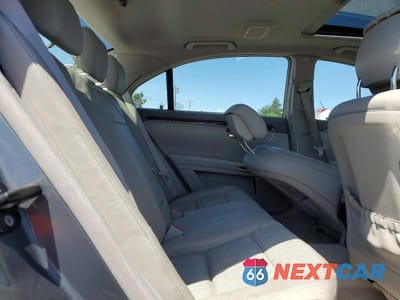 Zdjęcie 10 z 12 samochodu: 2011 MERCEDES-BENZ S 550 VIN:WDDNG7BB4BA395165 - miniatura