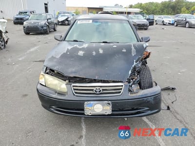 Piąte zdjęcie samochodu w środku: 2000 TOYOTA CAMRY LE VIN:4T1BG22K1YU939110 - miniatura