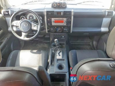 Zdjęcie 8 z 12 samochodu: 2011 TOYOTA FJ CRUISER BASE VIN:JTEZU4BF8BK011111 - miniatura