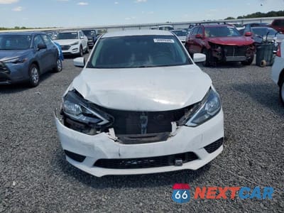 Piąte zdjęcie samochodu w środku: 2018 NISSAN SENTRA SV VIN:3N1AB7AP7JY229739 - miniatura
