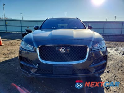 Piąte zdjęcie samochodu w środku: 2019 JAGUAR F-PACE 25T PRESTIGE VIN:SADCK2FX5KA355383 - miniatura