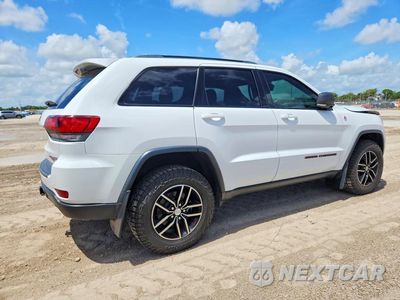 Trzecie zdjęcie samochodu z tyłu: 2018 JEEP GRAND CHEROKEE TRAILHAWK VIN:1C4RJFLMXJC423996 - miniatura