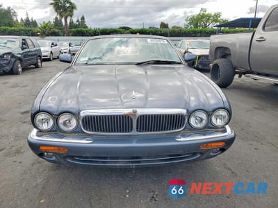Piąte zdjęcie samochodu w środku: 2001 JAGUAR XJ8 VIN:SAJDA14C01LF36668 - miniatura