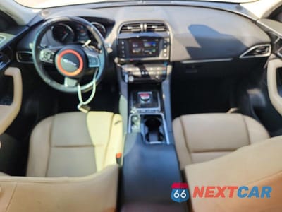 Zdjęcie 8 z 12 samochodu: 2018 JAGUAR F-PACE PREMIUM VIN:SADCJ2GX8JA236856 - miniatura
